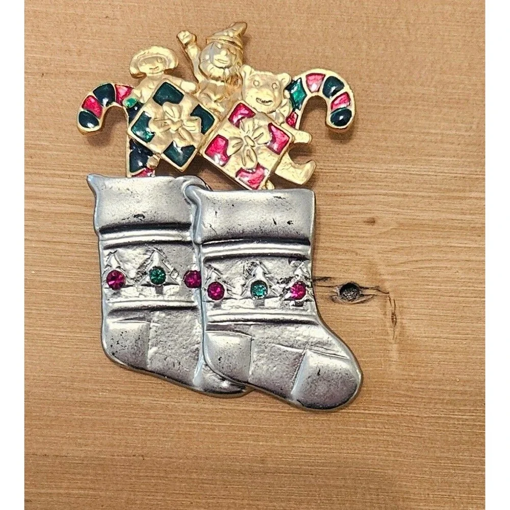 Vintage Christmas Brooch Holiday‎ Stocking Gifts Santa Boot Rhinestone Pin